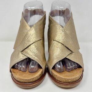 Sofft Cambria Cross Gold Leather Sandals Cork Platform Heels Open Toe Women 7.5